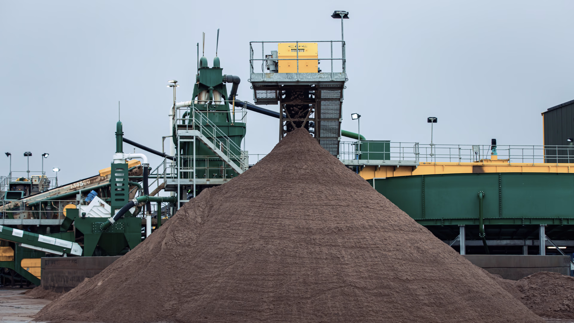 Färdiga återvunna produkter redo för leverans
